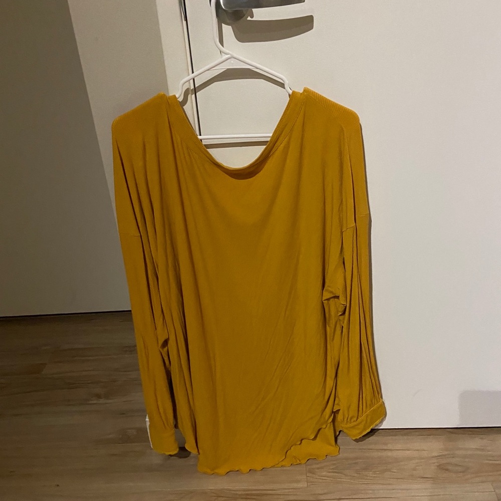 Free people, long sleeve with back detail